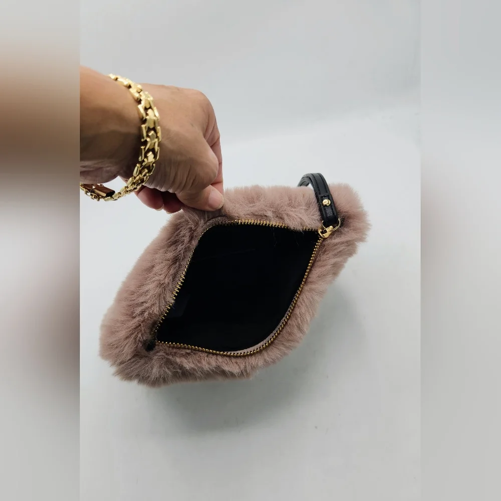 NWOT Expressions NYC Broome St Faux Fur Wristlet In Mauve Rose